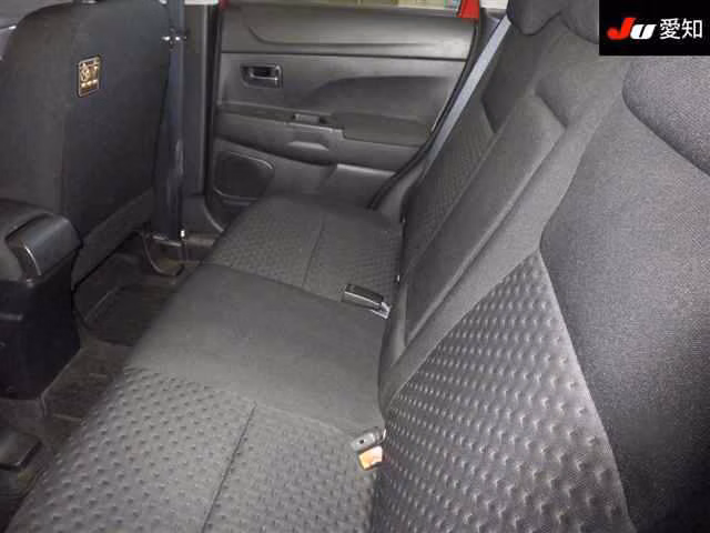 MITSUBISHI RVR