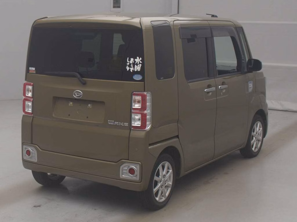 DAIHATSU WAKE