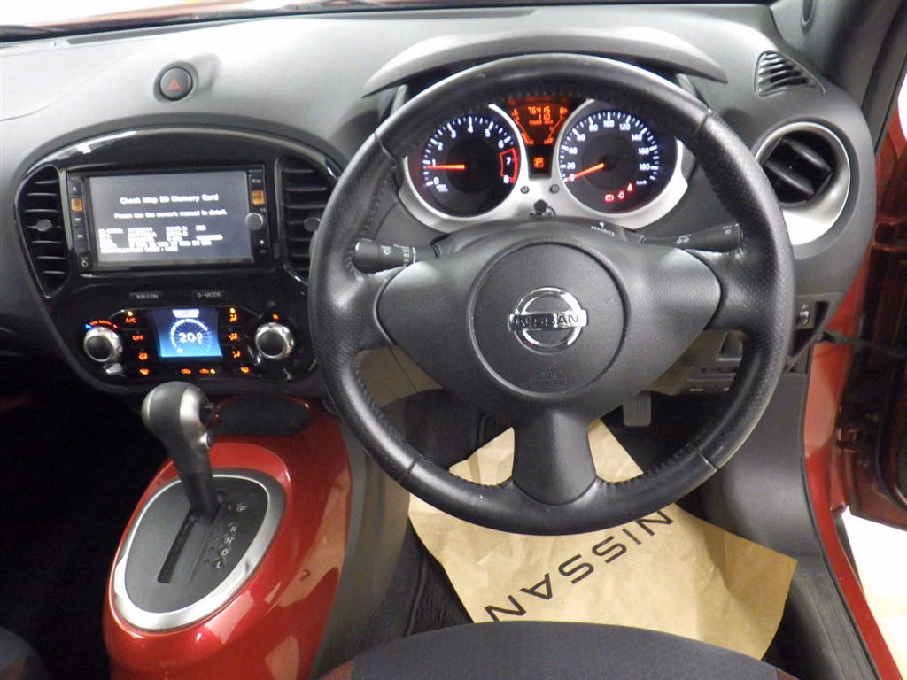 NISSAN JUKE