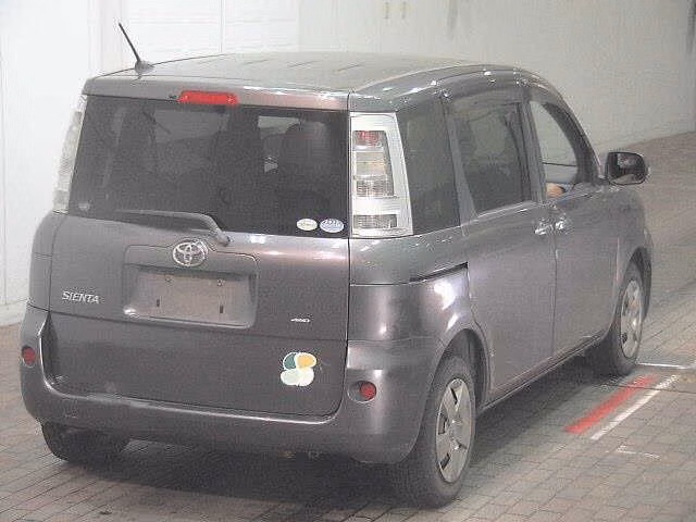 TOYOTA SIENTA