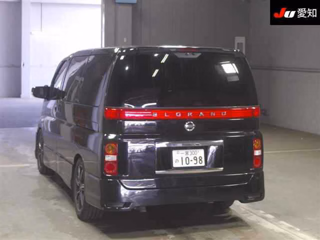 NISSAN ELGRAND