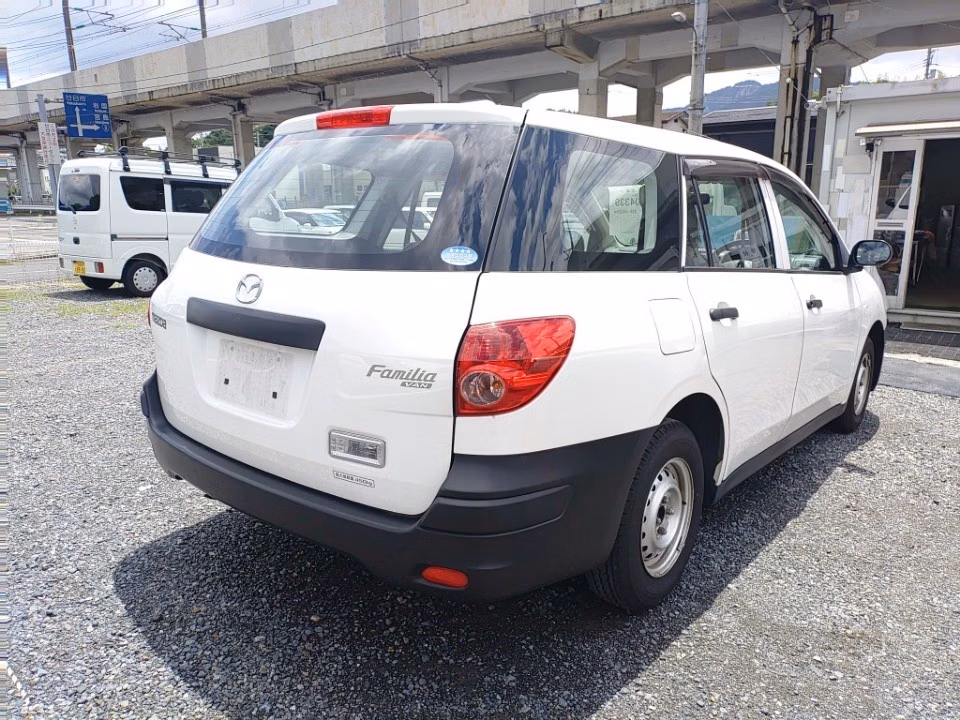MAZDA FAMILIA