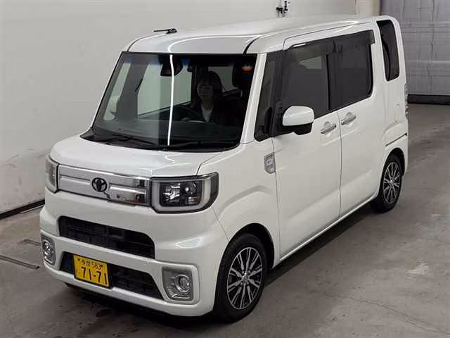 TOYOTA PIXIS MEGA