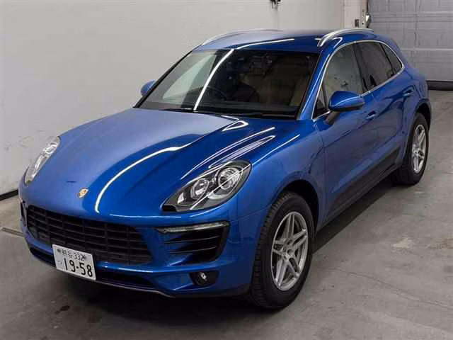 PORSCHE MACAN