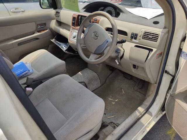 TOYOTA RAUM