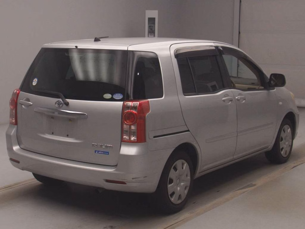 TOYOTA RAUM