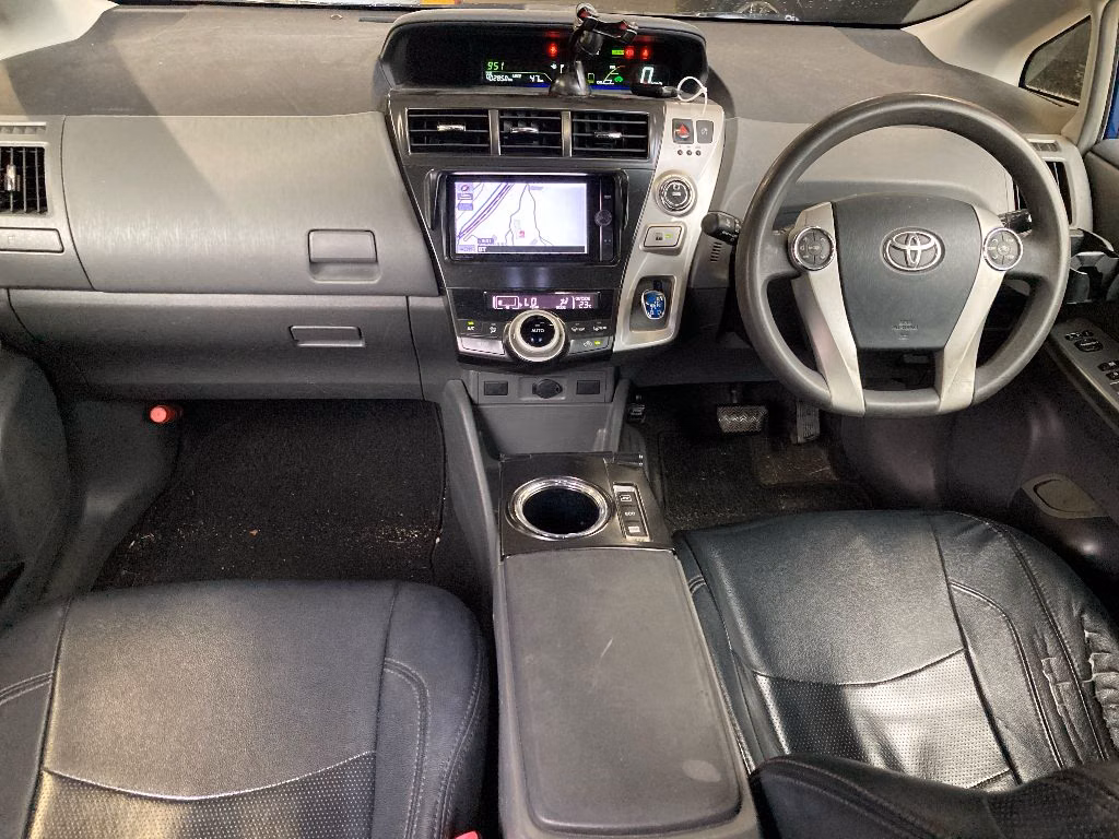 TOYOTA PRIUS ALPHA