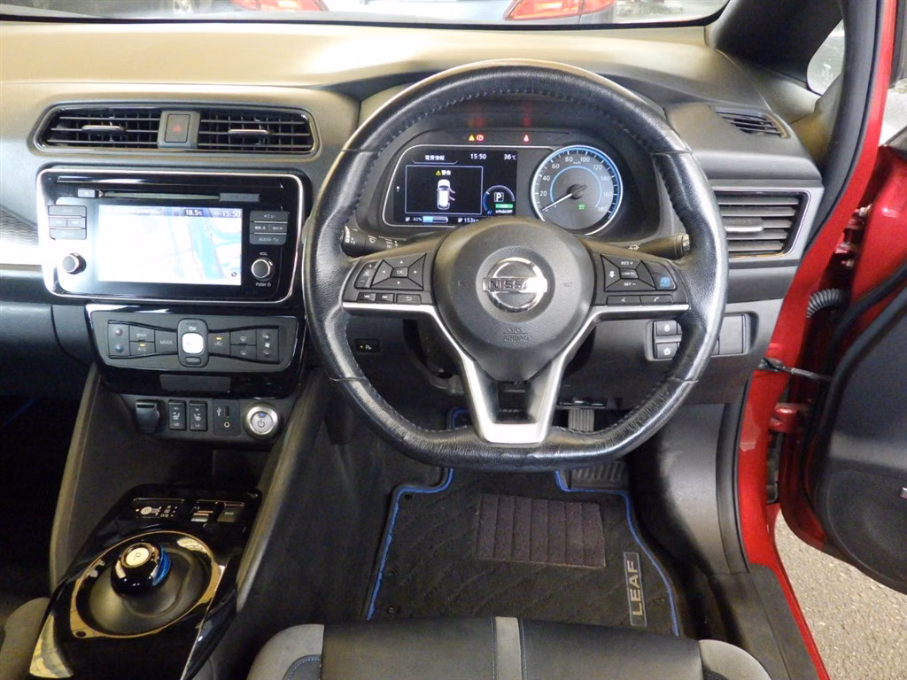 NISSAN LEAF