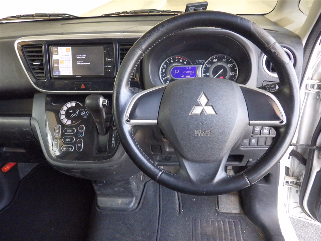 MITSUBISHI EK SPACE
