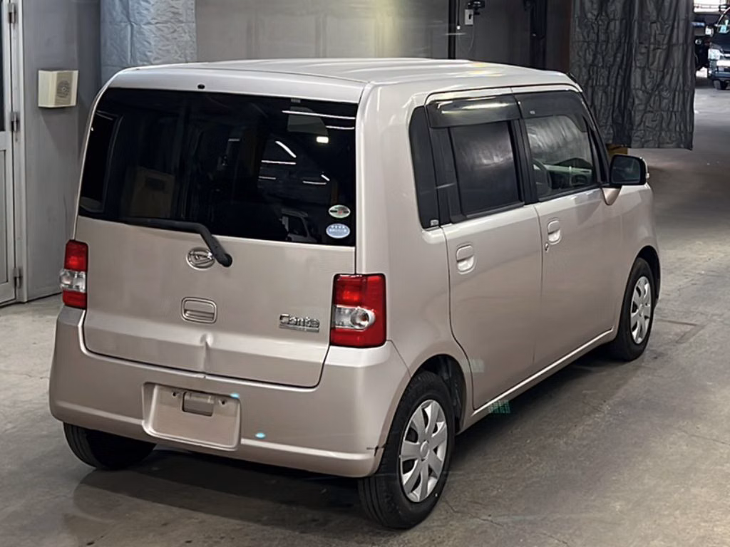 DAIHATSU MOVE CONTE