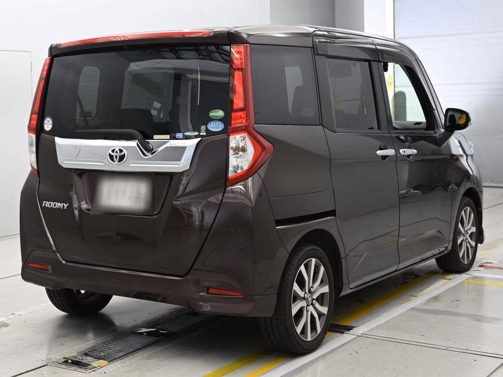 TOYOTA ROOMY