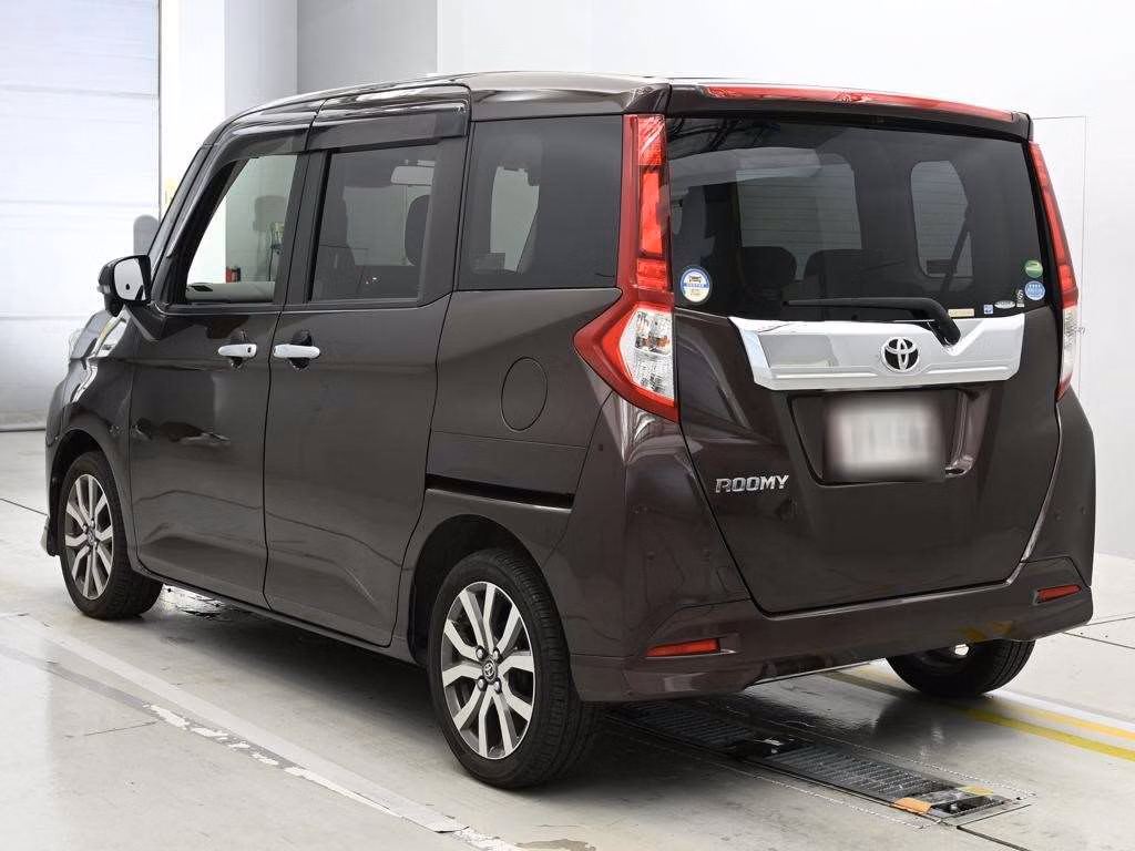 TOYOTA ROOMY