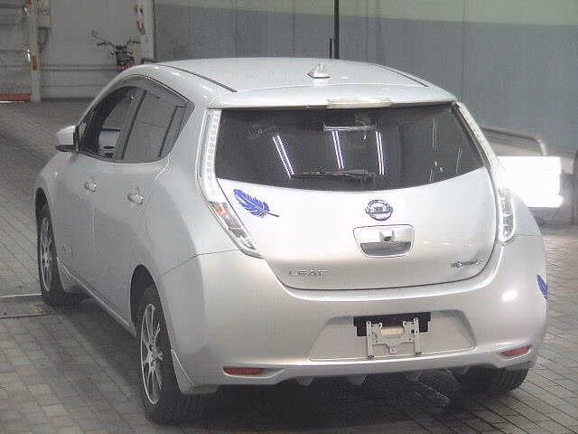 NISSAN LEAF