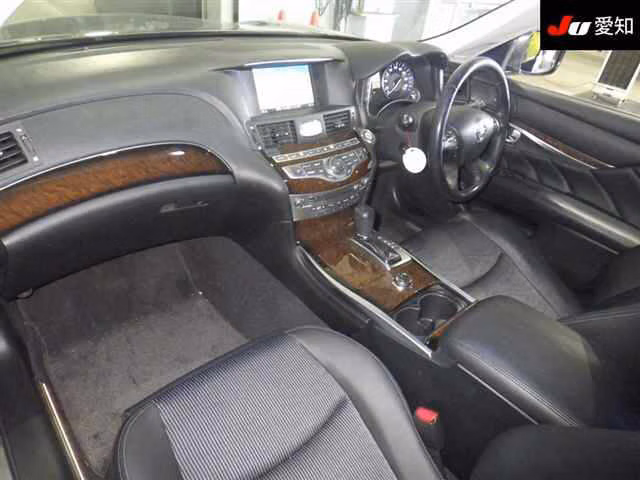 NISSAN FUGA