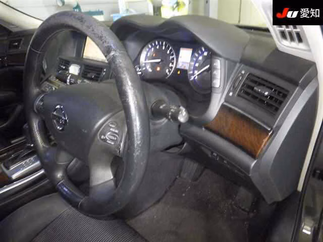 NISSAN FUGA