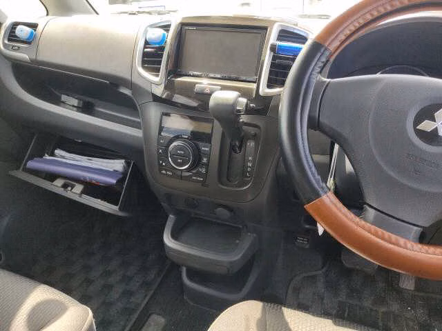 MITSUBISHI DELICA D:2
