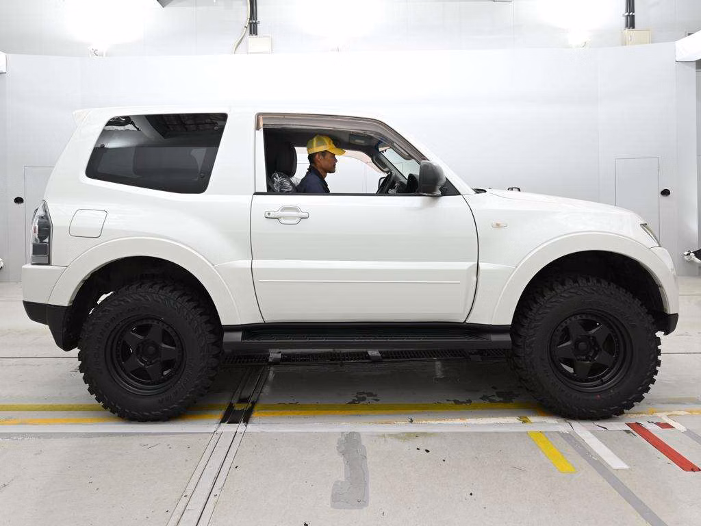 MITSUBISHI PAJERO