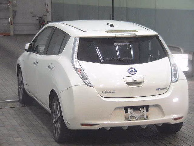 NISSAN LEAF