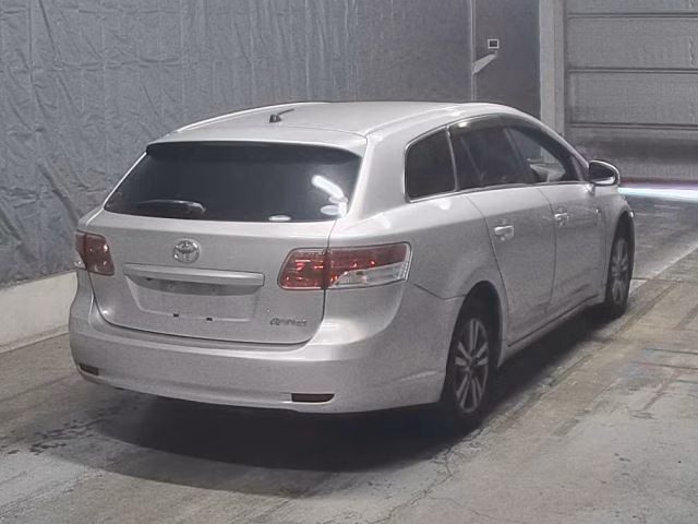 TOYOTA AVENSIS