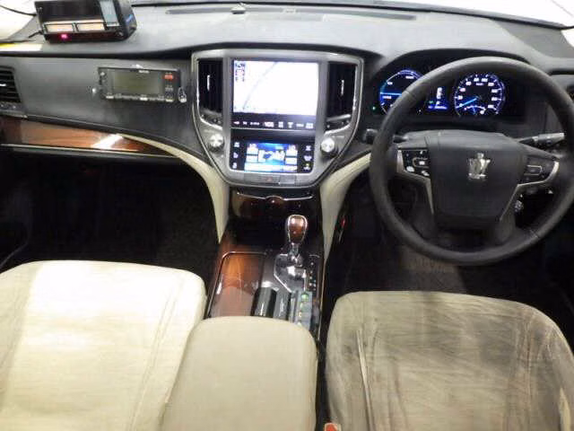 TOYOTA CROWN