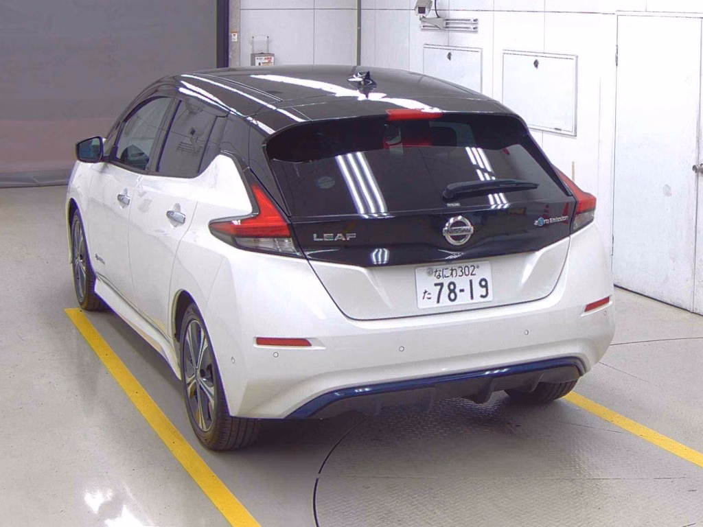 NISSAN LEAF
