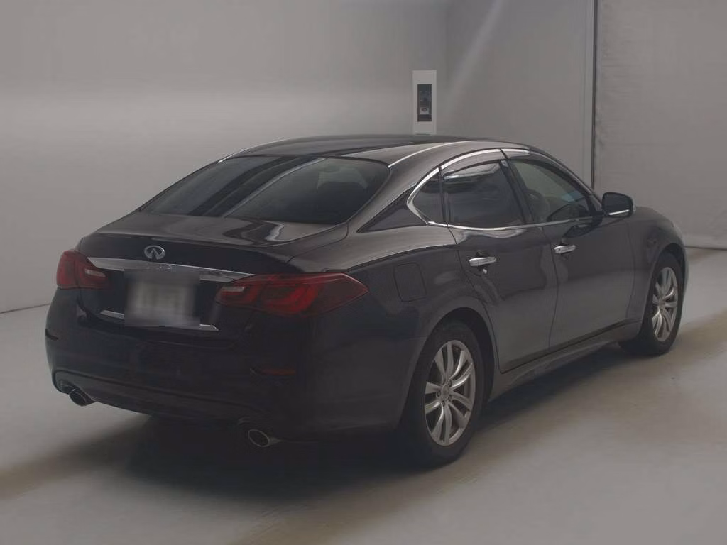 NISSAN FUGA