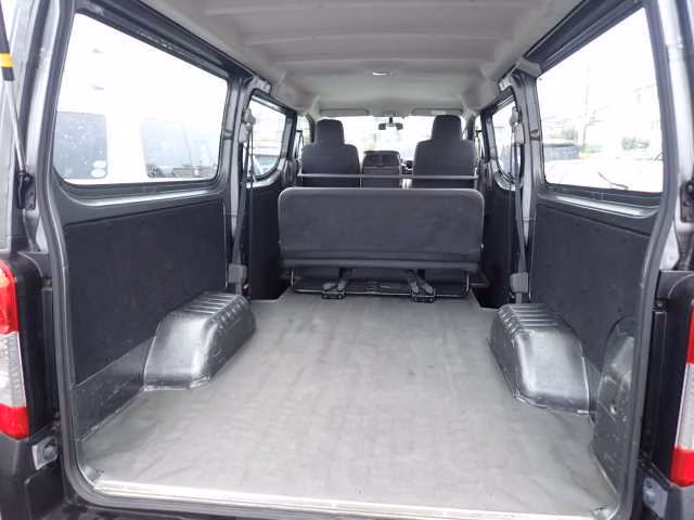 NISSAN NV350 CARAVAN