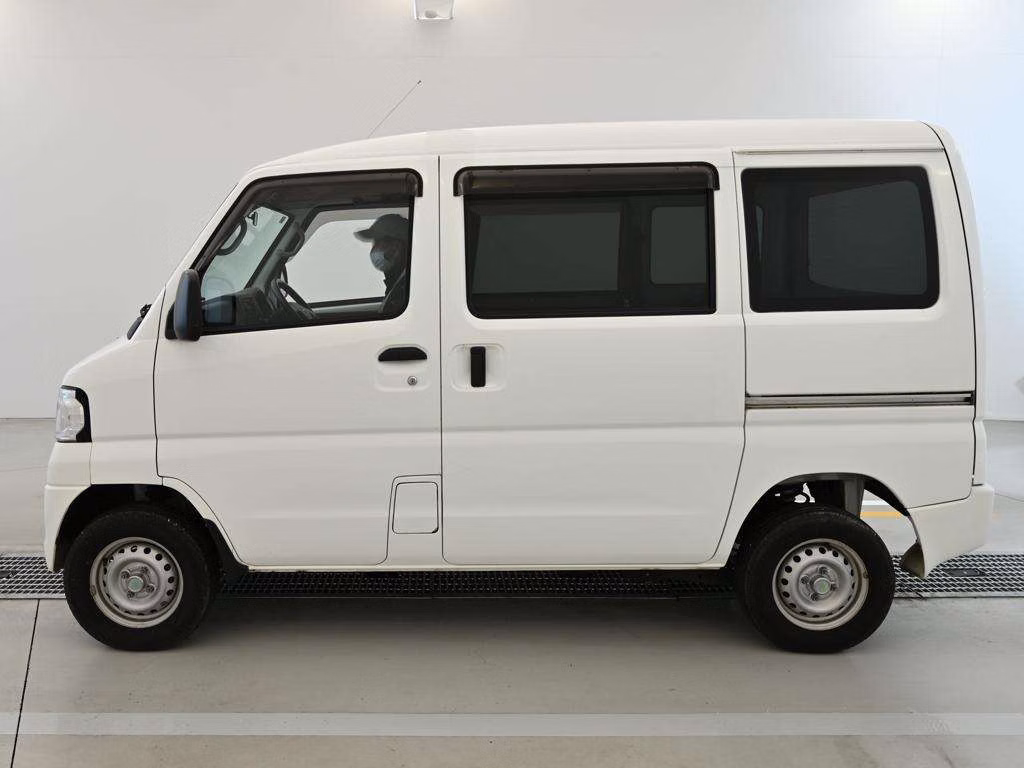 MITSUBISHI MINICAB MIEV