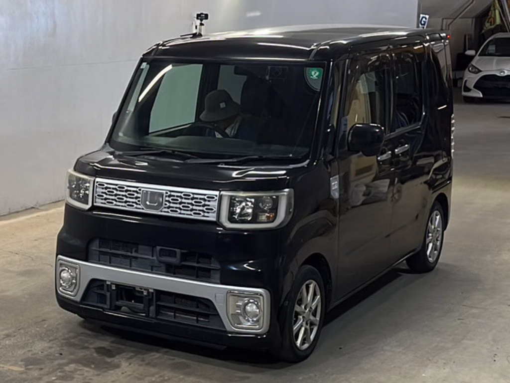 DAIHATSU WAKE