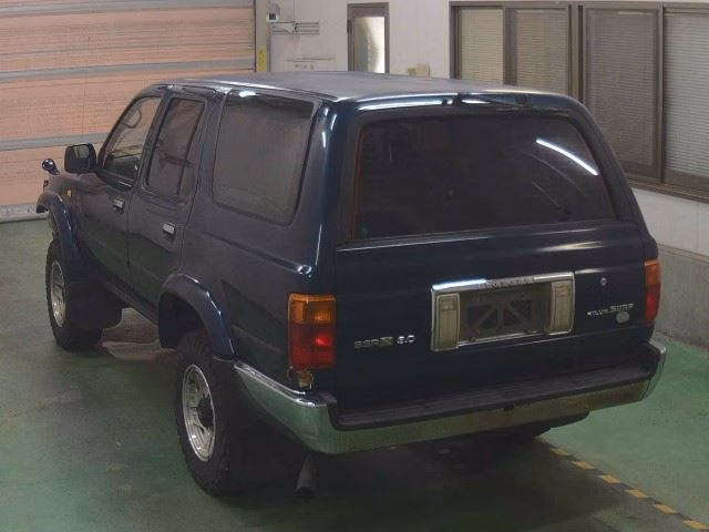 TOYOTA HILUX SURF