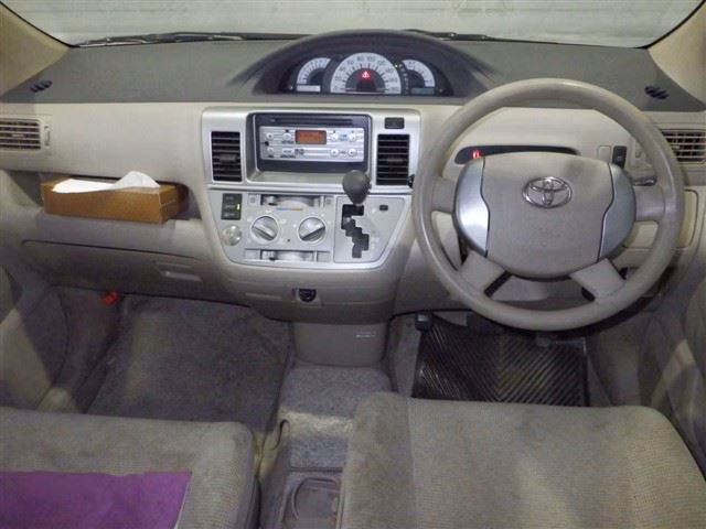 TOYOTA RAUM