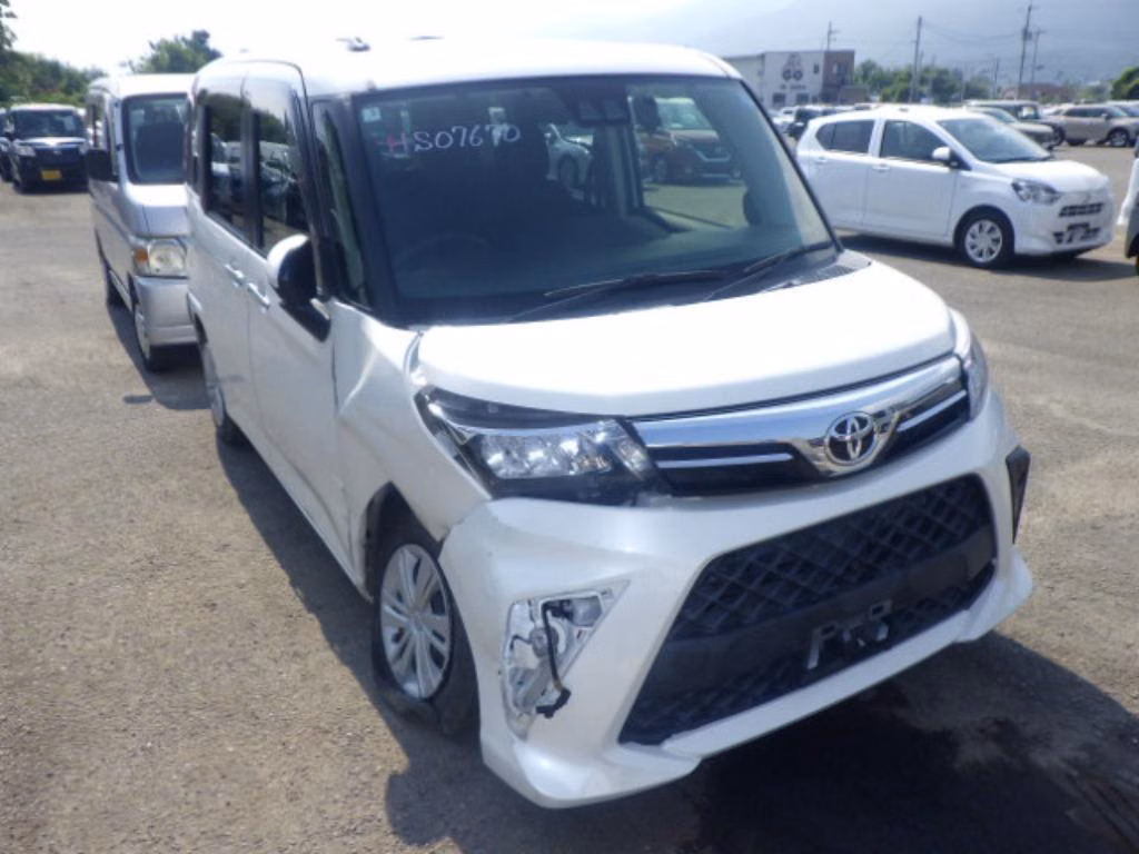 TOYOTA ROOMY