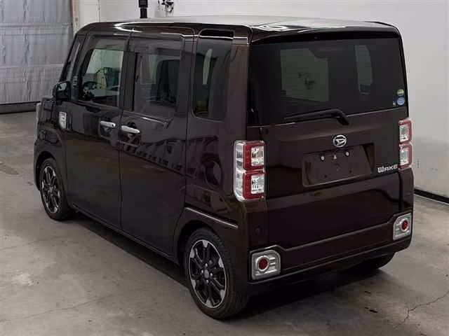 DAIHATSU WAKE