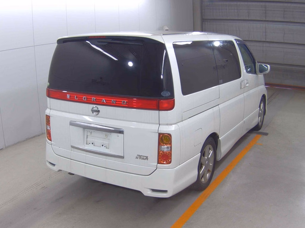 NISSAN ELGRAND