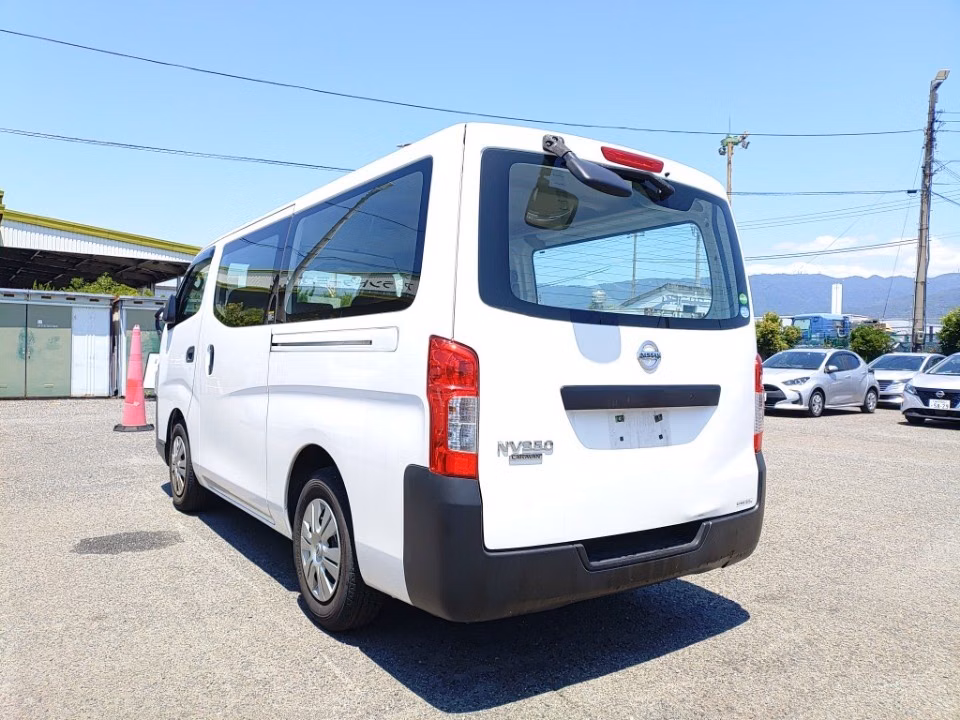 NISSAN NV350 CARAVAN