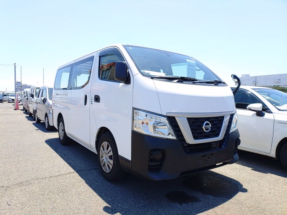 NISSAN NV350 CARAVAN