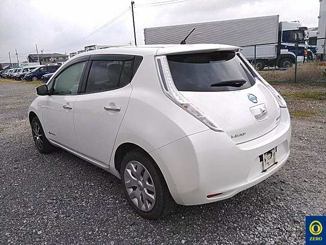 NISSAN LEAF