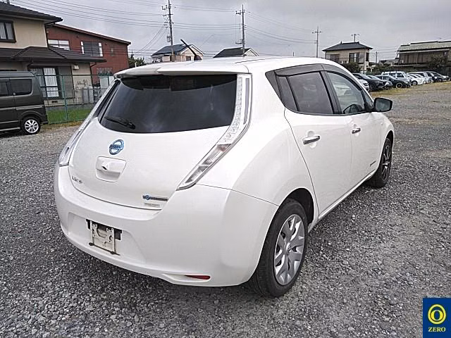 NISSAN LEAF