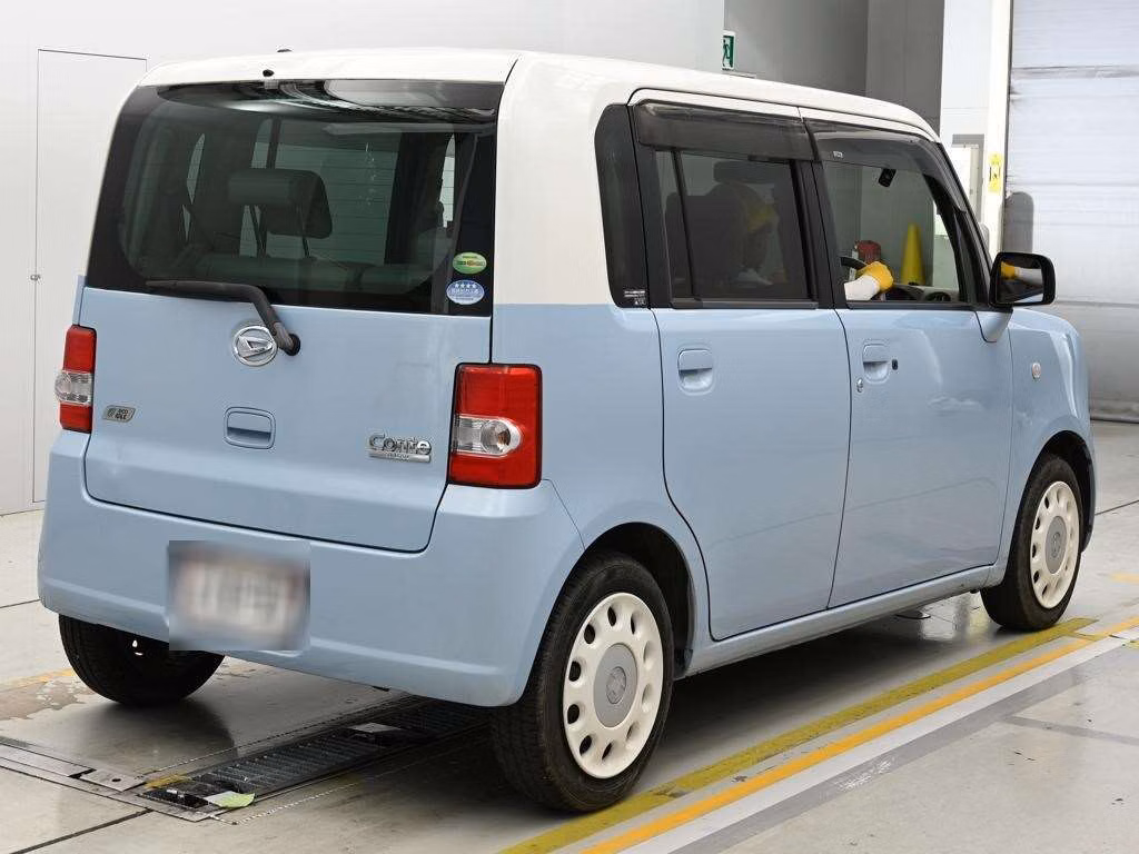 DAIHATSU MOVE CONTE