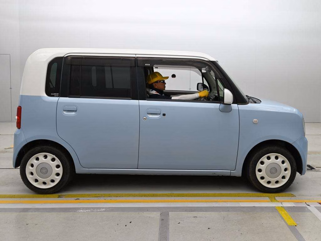 DAIHATSU MOVE CONTE