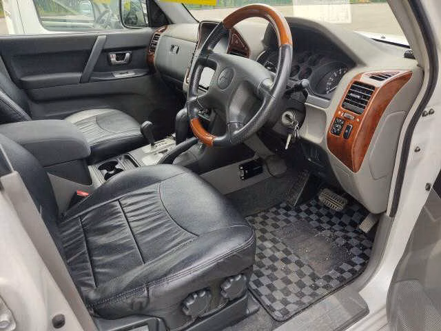 MITSUBISHI PAJERO
