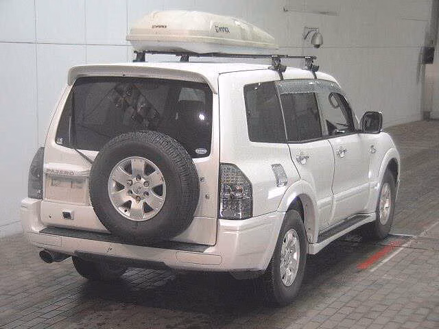 MITSUBISHI PAJERO