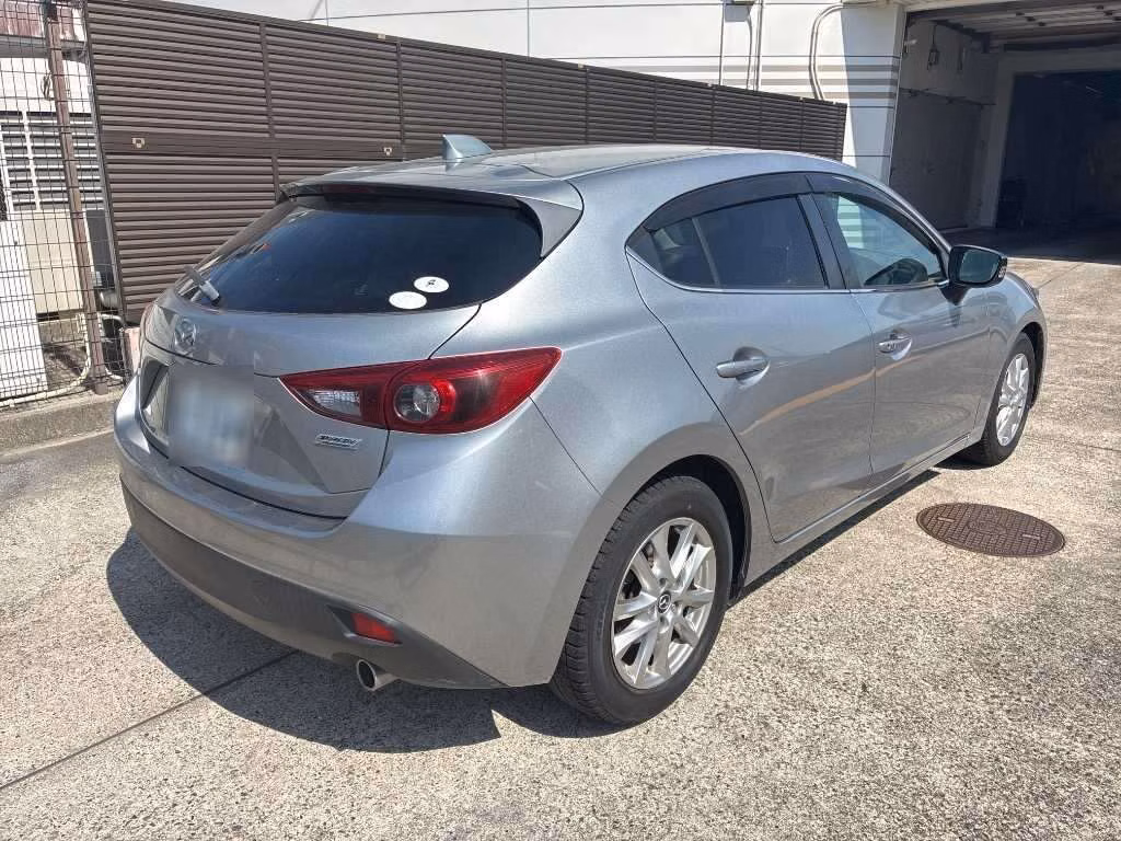 MAZDA AXELA