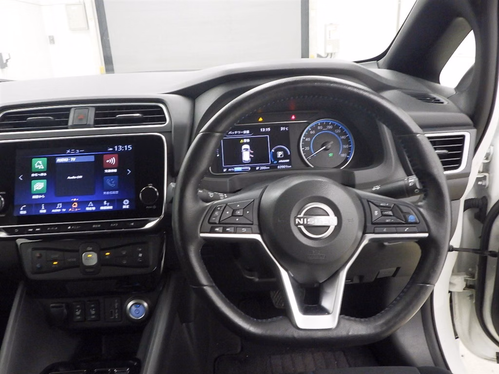 NISSAN LEAF