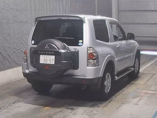 MITSUBISHI PAJERO
