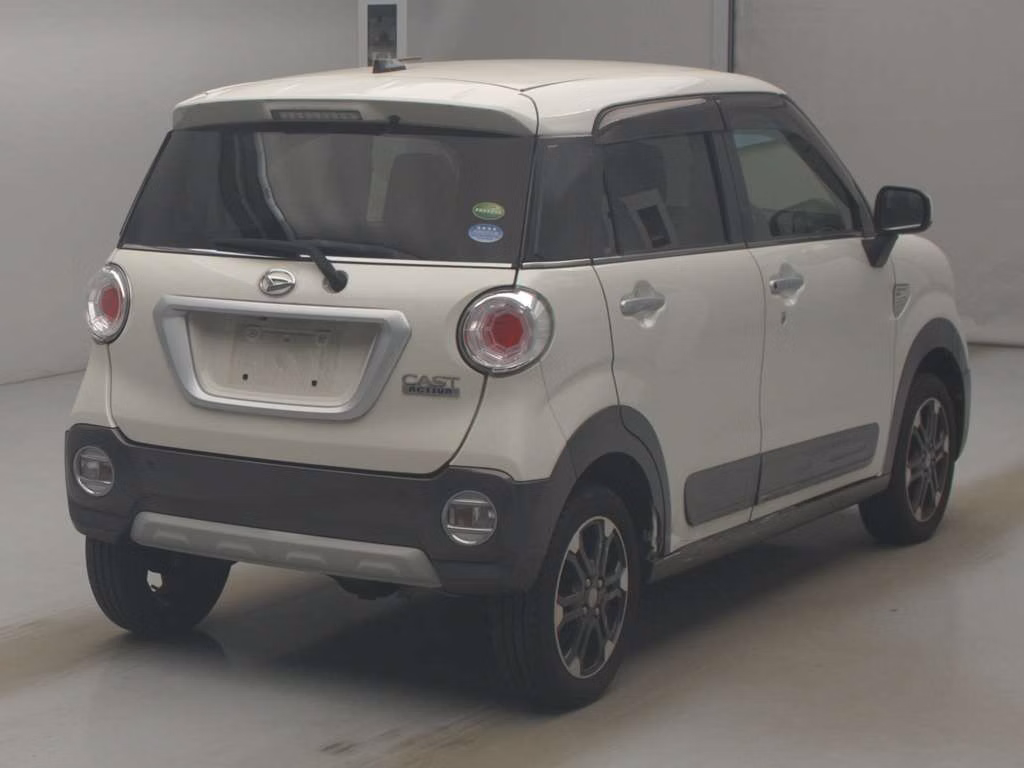 DAIHATSU CAST
