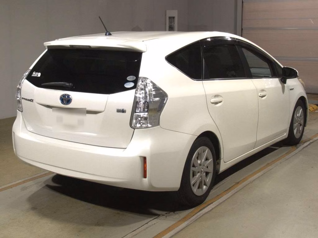 TOYOTA PRIUS ALPHA