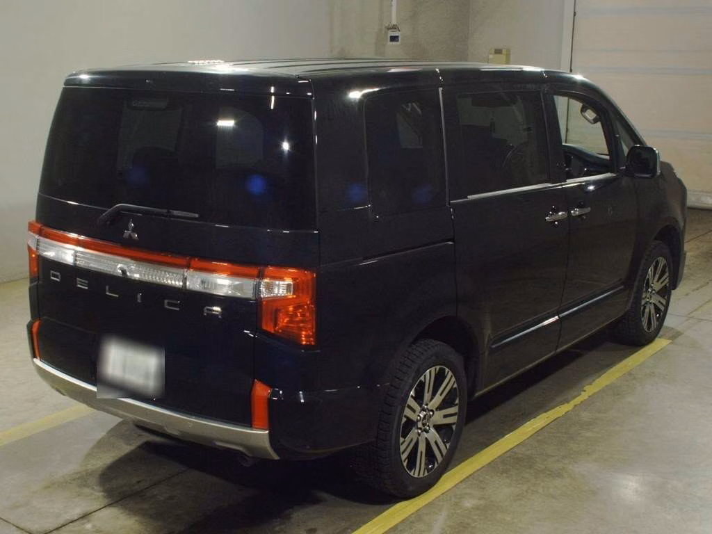 MITSUBISHI DELICA D:5