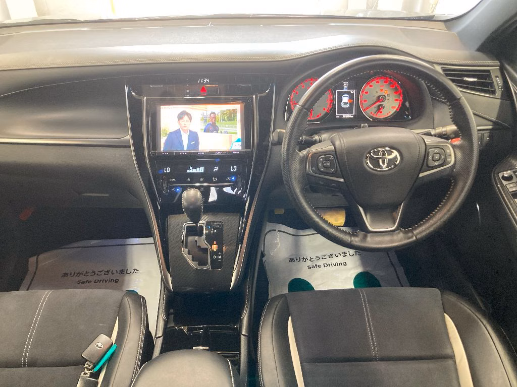 TOYOTA HARRIER