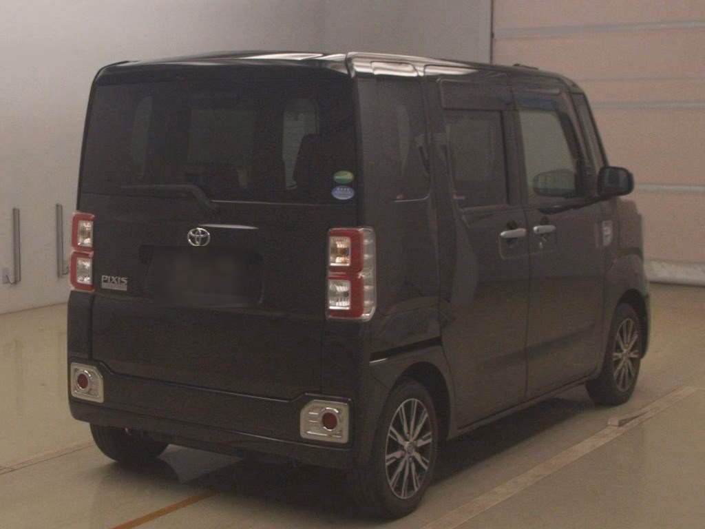 TOYOTA PIXIS MEGA